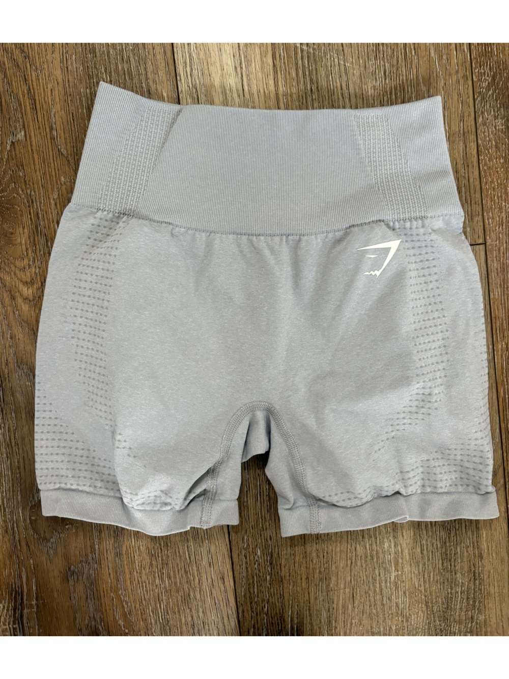 Light Gray women’s Gymshark Seamless Performance Shorts small